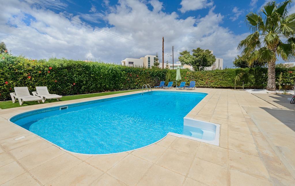 Merab Center Villas Agia Napa Quarto foto