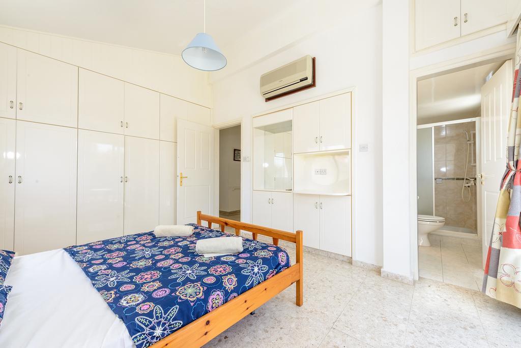 Merab Center Villas Agia Napa Quarto foto