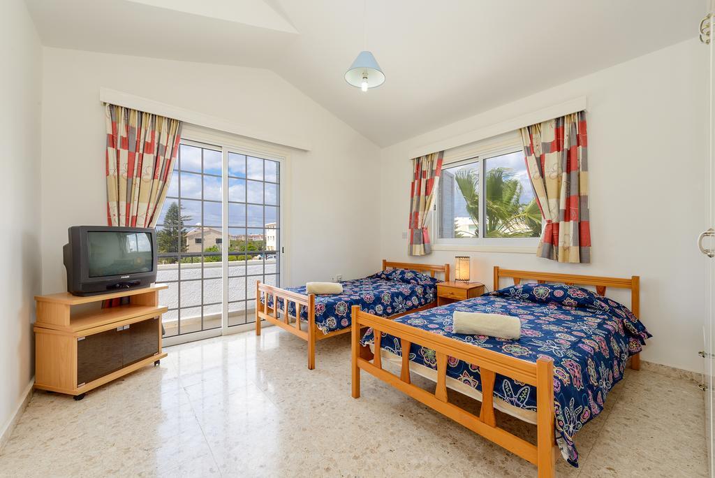 Merab Center Villas Agia Napa Quarto foto