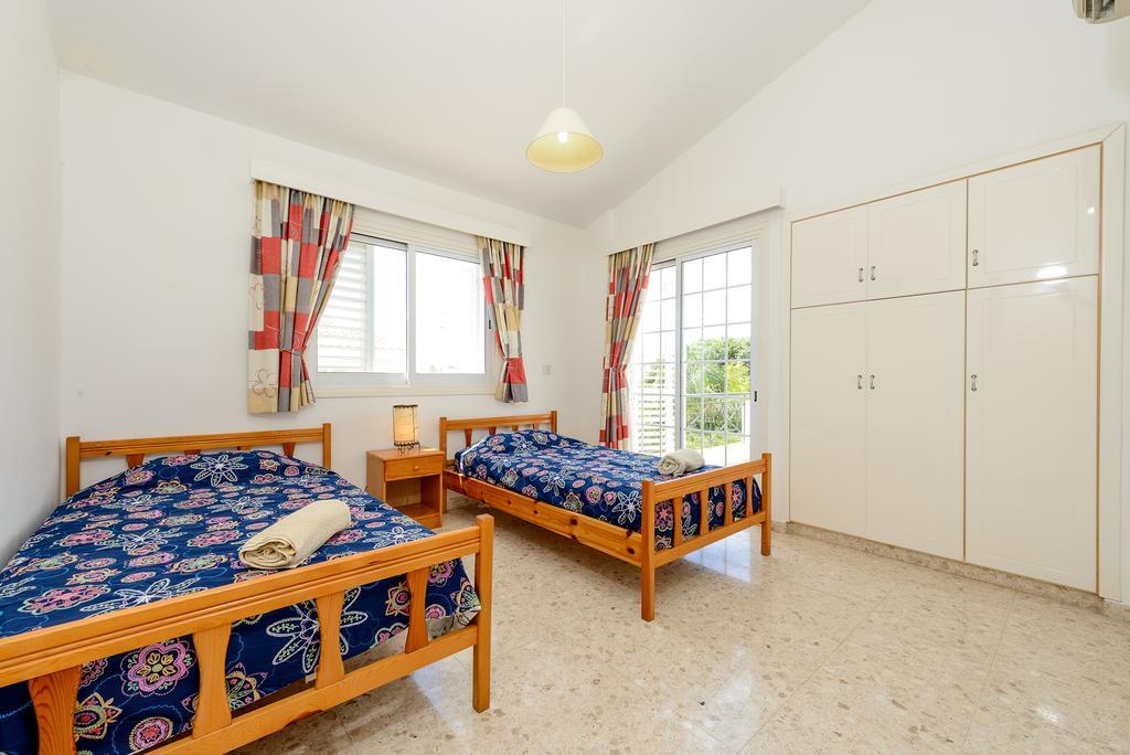Merab Center Villas Agia Napa Quarto foto