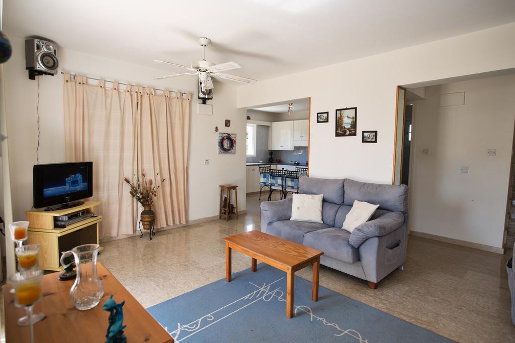 Merab Center Villas Agia Napa Exterior foto