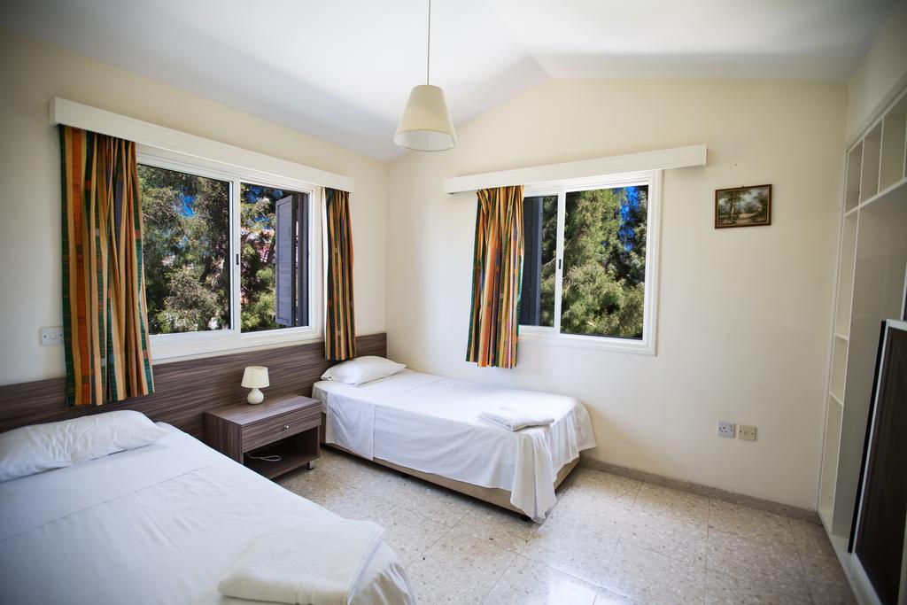 Merab Center Villas Agia Napa Exterior foto